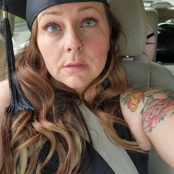 Meet your Posher, Laura - Picture 1 of 1